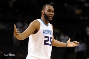 关于清晨夏洛特黄蜂造点机会：欧超杯节点到来，媒体盛赞，阵容厚度经受考验的信息-爱游戏体育官网