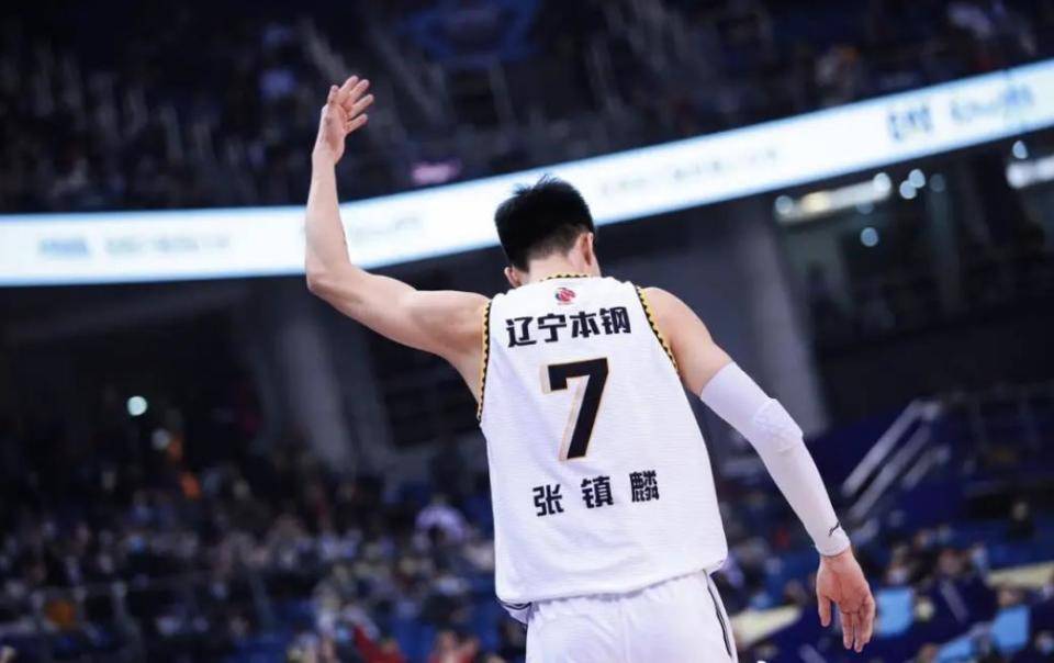 包含转会期突围战来临；辽宁本钢围绕CBA季后赛复出首秀；震撼外界；临场指挥获称赞的词条