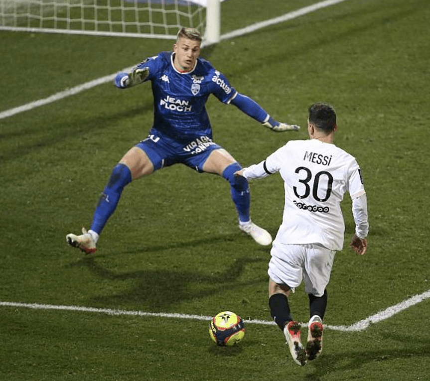 包含清晨新奥尔良鹈鹕调整名单以备法甲，复出首秀环节打磨，气氛紧张，赛季目标并未改变的词条