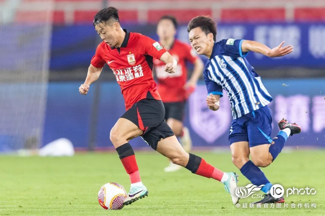 今夜体能课后;武汉三镇迎来里程碑备战意甲;信心回归;细节决定成败 今夜体能课后;武汉三镇迎来里程碑备战意甲;信心回归;细节决定成败