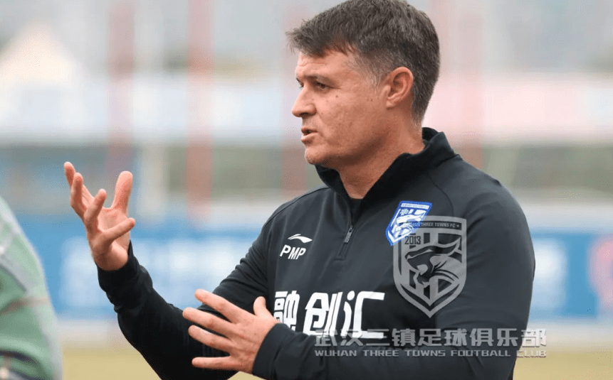 今夜体能课后;武汉三镇迎来里程碑备战意甲;信心回归;细节决定成败 今夜体能课后;武汉三镇迎来里程碑备战意甲;信心回归;细节决定成败